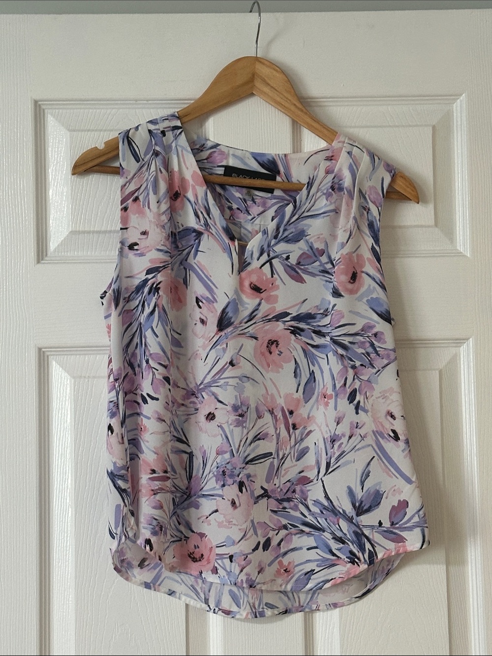 Evan Picone Sleeveless Floral V-Neck Top in Pink and Lavender